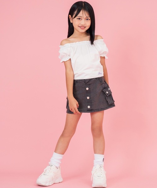 ANAP kids（アナップキッズ）の「カーゴ デニム ミニスカパン【ジュニアお揃い】（スカート・キッズ・ライトブルー/ブラック・110cm/120cm/130cm）」の4枚目の写真