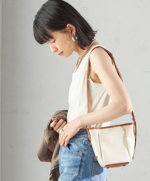 SHIPS(シップス)の「〈手洗い可能〉ポリエステル スノー ベロア 前後 2WAY タンクトップ(タンクトップ・レディース・ネイビー/ボルドー/ブラウン/オフホワイト・ONE SIZE)」の15枚目の写真