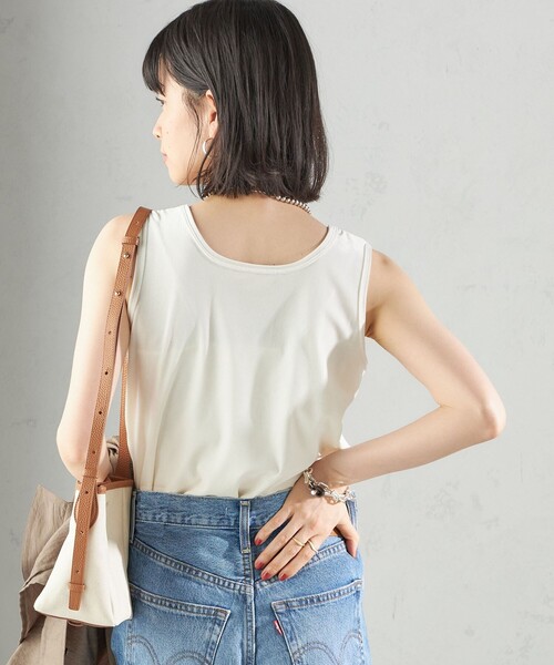 SHIPS(シップス)の「〈手洗い可能〉ポリエステル スノー ベロア 前後 2WAY タンクトップ(タンクトップ・レディース・ネイビー/ボルドー/ブラウン/オフホワイト・ONE SIZE)」の16枚目の写真