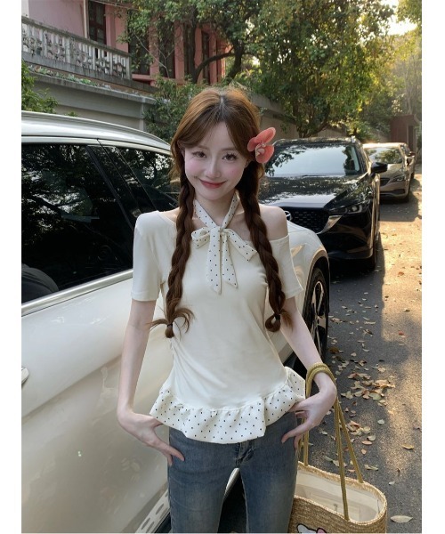 Ritzy(リッツィー)の「3色展開オフショルダー 首元リボン ドット柄のフリル Tシャツ/カットソー(Tシャツ/カットソー・レディース・ブラック/ホワイト/ブルー・FREE)」の7枚目の写真