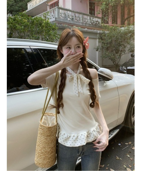 Ritzy(リッツィー)の「3色展開オフショルダー 首元リボン ドット柄のフリル Tシャツ/カットソー(Tシャツ/カットソー・レディース・ブラック/ホワイト/ブルー・FREE)」の8枚目の写真