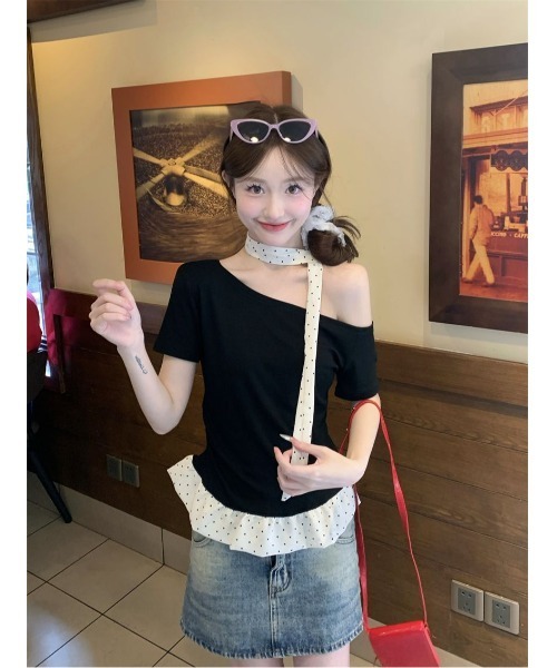 Ritzy(リッツィー)の「3色展開オフショルダー 首元リボン ドット柄のフリル Tシャツ/カットソー(Tシャツ/カットソー・レディース・ブラック/ホワイト/ブルー・FREE)」の15枚目の写真