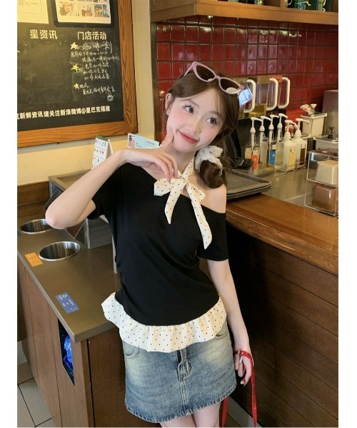 Ritzy(リッツィー)の「3色展開オフショルダー 首元リボン ドット柄のフリル Tシャツ/カットソー(Tシャツ/カットソー・レディース・ブラック/ホワイト/ブルー・FREE)」の16枚目の写真