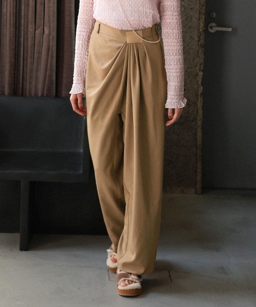 DONOBAN（ドノバン）の「ドレープパンツ（スラックス・レディース・ブラック/グレー/キャメル/アイボリー・LONG/SHORT）」の4枚目の写真