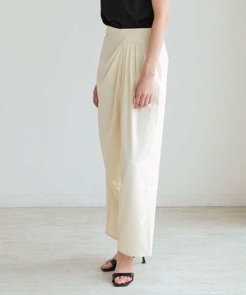 DONOBAN（ドノバン）の「ドレープパンツ（スラックス・レディース・ブラック/グレー/キャメル/アイボリー・LONG/SHORT）」の16枚目の写真