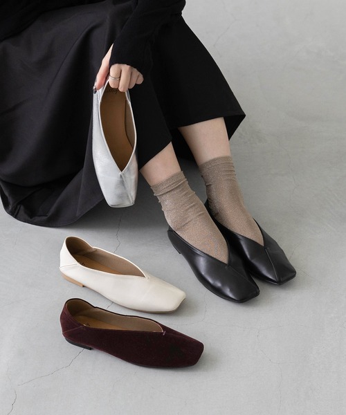 welleg(ウェレッグ)の「2wayバブーシュ ワンポイントステッチ フラットパンプス(パンプス・レディース・ブラウン/シルバー/ブラック/アイボリー・21.5cm/22.0cm/22.5cm/23.0cm/23.5cm/24.0cm/24.5cm/25.0cm/25.5cm/26.0cm)」の1枚目の写真