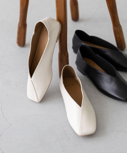 welleg(ウェレッグ)の「2wayバブーシュ ワンポイントステッチ フラットパンプス(パンプス・レディース・ブラウン/シルバー/ブラック/アイボリー・21.5cm/22.0cm/22.5cm/23.0cm/23.5cm/24.0cm/24.5cm/25.0cm/25.5cm/26.0cm)」の5枚目の写真