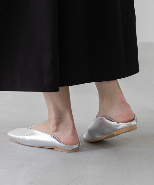 welleg(ウェレッグ)の「2wayバブーシュ ワンポイントステッチ フラットパンプス(パンプス・レディース・ブラウン/シルバー/ブラック/アイボリー・21.5cm/22.0cm/22.5cm/23.0cm/23.5cm/24.0cm/24.5cm/25.0cm/25.5cm/26.0cm)」の8枚目の写真