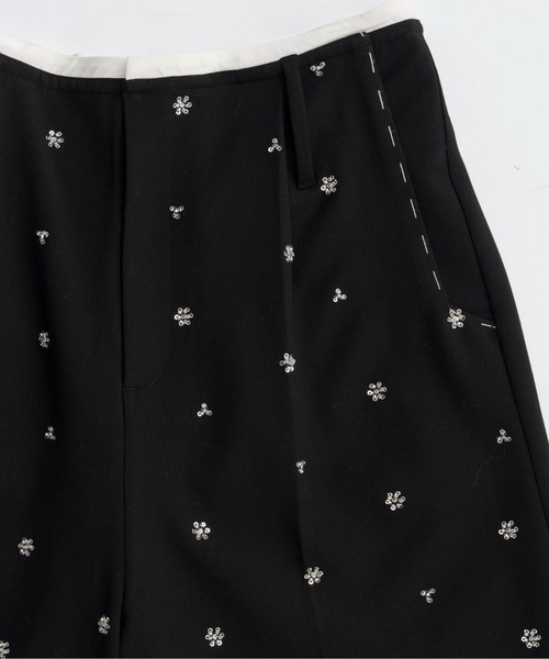 MAISON SPECIAL（メゾンスペシャル）の「Sequin Flower Shorts/スパンコールフラワーハーフパンツ■セットアップ対応■（スラックス・レディース・ブラック・36/38）」の8枚目の写真