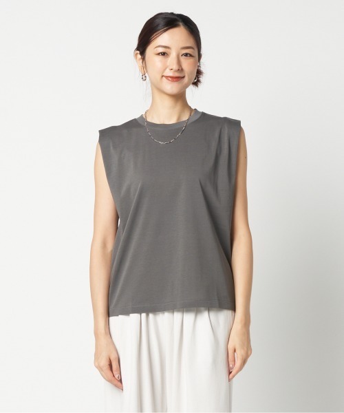 HELIOPOLE(エリオポール)の「SHOULDER TUCK TEE(Tシャツ/カットソー・レディース・ブラック/ホワイト/グレー・38)」の6枚目の写真