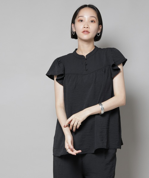 NANO universe（ナノユニバース）の「フリルスリーブブラウス(セットアップ可)（シャツ/ブラウス・レディース・ブラック/ベージュ/ブルー・FREE）」の22枚目の写真