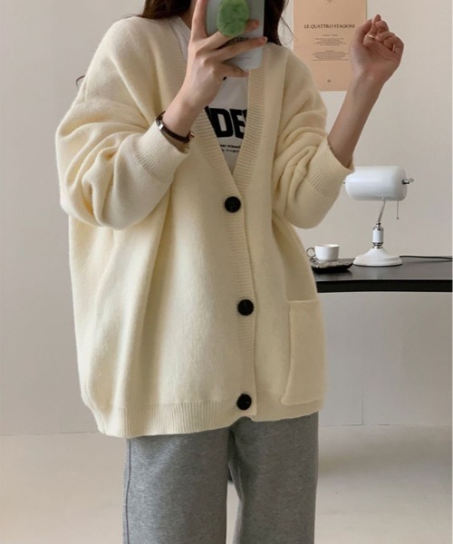kirakiraShop(キラキラショップ)の「深Vネック ニット ロング カーディガン(カーディガン/ボレロ・レディース・ブラック/ホワイト/ブラウン/レッド/グリーン/チャコール・FREE)」の10枚目の写真
