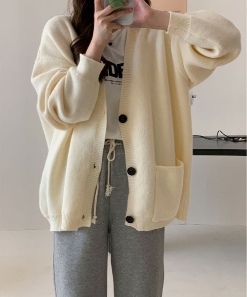 kirakiraShop(キラキラショップ)の「深Vネック ニット ロング カーディガン(カーディガン/ボレロ・レディース・ブラック/ホワイト/ブラウン/レッド/グリーン/チャコール・FREE)」の9枚目の写真