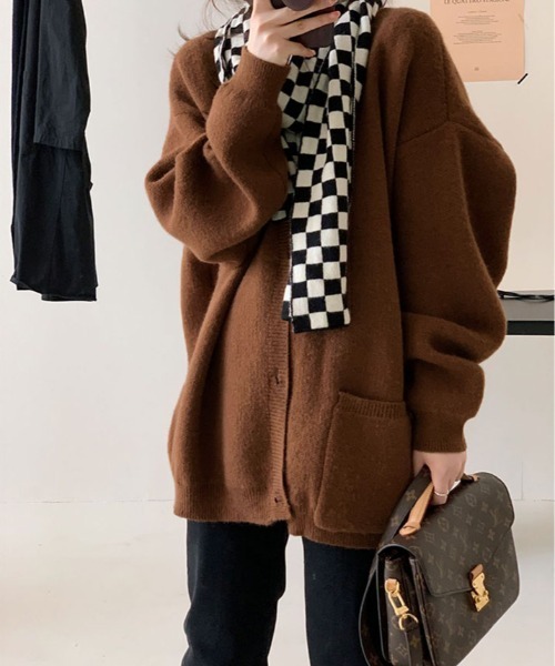kirakiraShop(キラキラショップ)の「深Vネック ニット ロング カーディガン(カーディガン/ボレロ・レディース・ブラック/ホワイト/ブラウン/レッド/グリーン/チャコール・FREE)」の15枚目の写真
