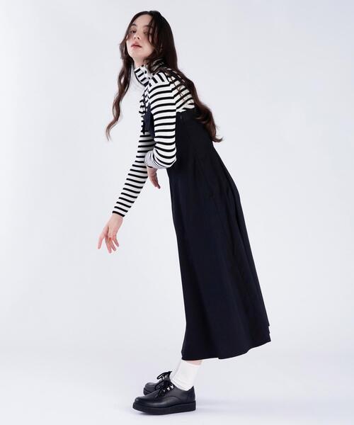 To b. by agnes b.(トゥービーバイアニエスベー)の「ロング ジャンパードレス(ワンピース・レディース・ブラック・40/36/38)」の4枚目の写真