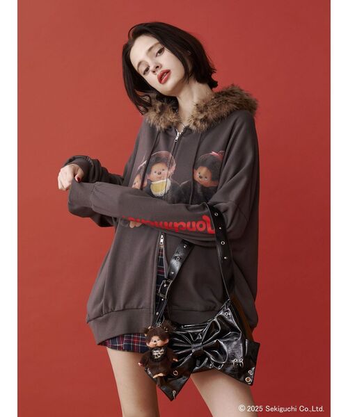 jouetie×モンチッチ フード付きパーカー jouetie(ジュエティ)」おしゃぶりポーズとそばかすが可愛らしい