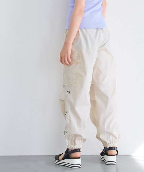 coca(coca)(コカ)の「キッズ ハート刺繍ジョガーパンツ(その他パンツ・キッズ・ラベンダー/ブラック/アイボリー・140/130/150/120)」の11枚目の写真