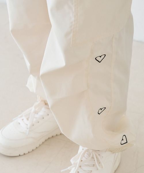 coca(coca)(コカ)の「キッズ ハート刺繍ジョガーパンツ(その他パンツ・キッズ・ラベンダー/ブラック/アイボリー・140/130/150/120)」の15枚目の写真