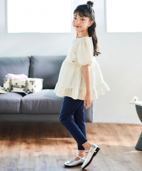 BeBe(ベベ)の「ストレッチツイルロゴ刺しゅうスリムロングパンツ(90~150cm)(チノパンツ・キッズ・ネイビー・140cm/110cm/150cm/120cm/130cm)」の11枚目の写真