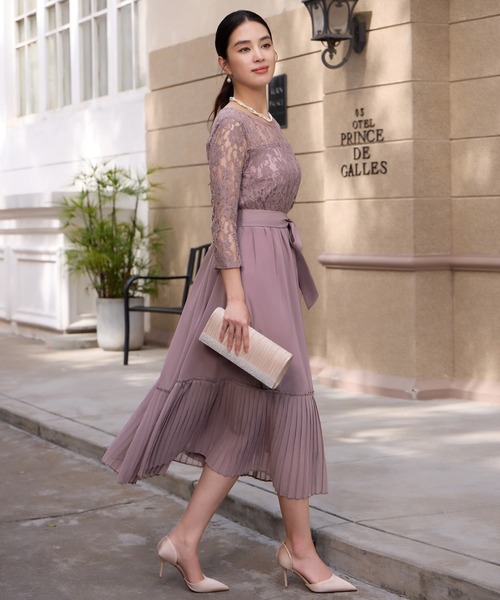 DRESS PLUS(ドレスプラス)の「レース×プリーツのパーティーワンピース(ドレス・レディース・ブルーグレー/ブラック/ラベンダー/ネイビー/コバルトブルー・S/M/L/XL/XXL)」の1枚目の写真
