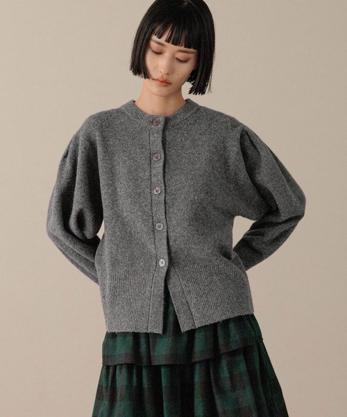 LOWRYS FARM(ローリーズファーム)の「ショルダーパフカーディガンLS 601952(カーディガン/ボレロ・レディース・グレー/ブラウン/ブラック・FREE)」の1枚目の写真