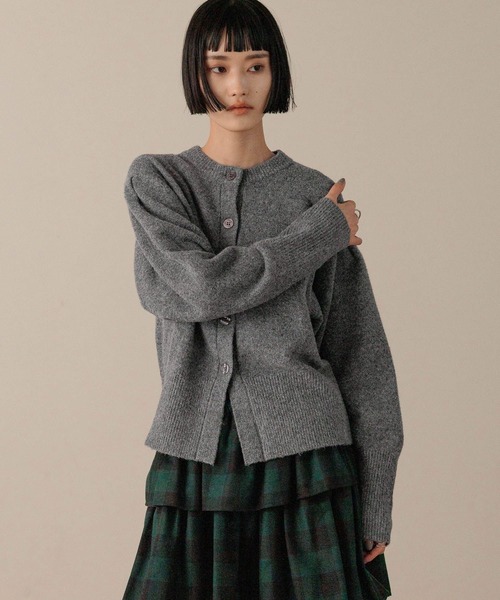 LOWRYS FARM(ローリーズファーム)の「ショルダーパフカーディガンLS 601952(カーディガン/ボレロ・レディース・グレー/ブラウン/ブラック・FREE)」の17枚目の写真