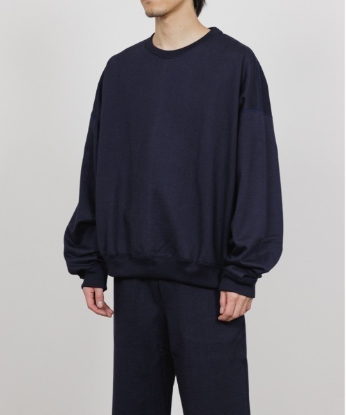 markaware(マーカウェア)の「【MARKAWARE】HUGE SHORT SWEAT/スラックスに合う,360度美シルエットショートスウェット(スウェット・メンズ・ブラック/グレー/ダークグレー/ダークネイビー・1/2)」の4枚目の写真