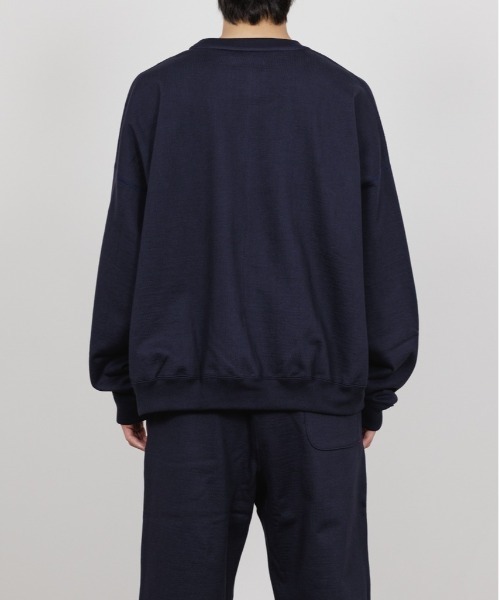markaware(マーカウェア)の「【MARKAWARE】HUGE SHORT SWEAT/スラックスに合う,360度美シルエットショートスウェット(スウェット・メンズ・ブラック/グレー/ダークグレー/ダークネイビー・1/2)」の6枚目の写真
