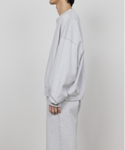 markaware(マーカウェア)の「【MARKAWARE】HUGE SHORT SWEAT/スラックスに合う,360度美シルエットショートスウェット(スウェット・メンズ・ブラック/グレー/ダークグレー/ダークネイビー・1/2)」の13枚目の写真