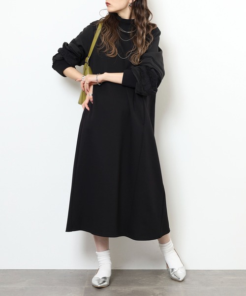 EGLANTINE(エグランティーヌ)の「EGLANTINE リブ使い 袖レースワンピース(ワンピース・レディース・ブラック/ブラウン/チャコールグレー・38)」の4枚目の写真