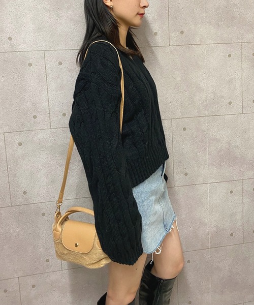 NANEA（ナネア）の「クロップド丈ケーブル編みニットプルオーバー（ニット/セーター・レディース・グレー/アイボリー/ブラック・フリー）」の8枚目の写真