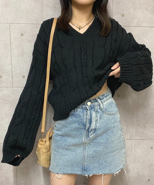 NANEA（ナネア）の「クロップド丈ケーブル編みニットプルオーバー（ニット/セーター・レディース・グレー/アイボリー/ブラック・フリー）」の9枚目の写真