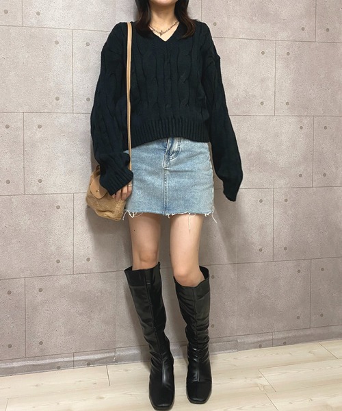 NANEA（ナネア）の「クロップド丈ケーブル編みニットプルオーバー（ニット/セーター・レディース・グレー/アイボリー/ブラック・フリー）」の11枚目の写真