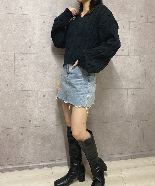 NANEA（ナネア）の「クロップド丈ケーブル編みニットプルオーバー（ニット/セーター・レディース・グレー/アイボリー/ブラック・フリー）」の12枚目の写真