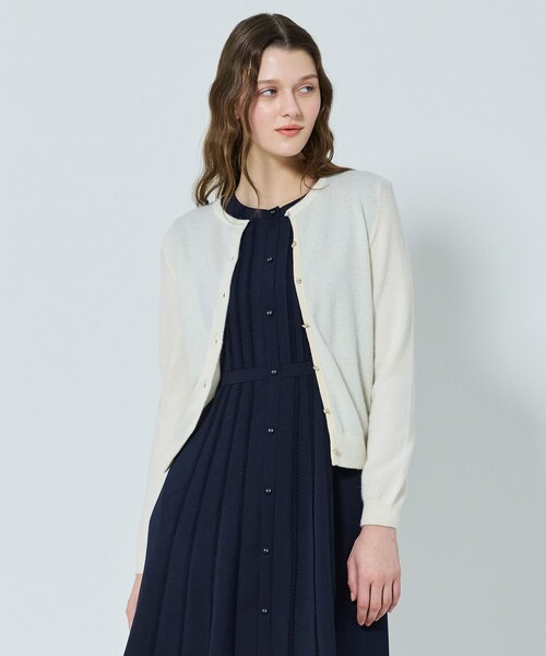 TOCCA(トッカ)の「CASHMERE カーディガン(カーディガン/ボレロ・レディース・ベージュ系/ピンク系/ブラック系/アイボリー系・MEDIUM/SMALL)」の3枚目の写真
