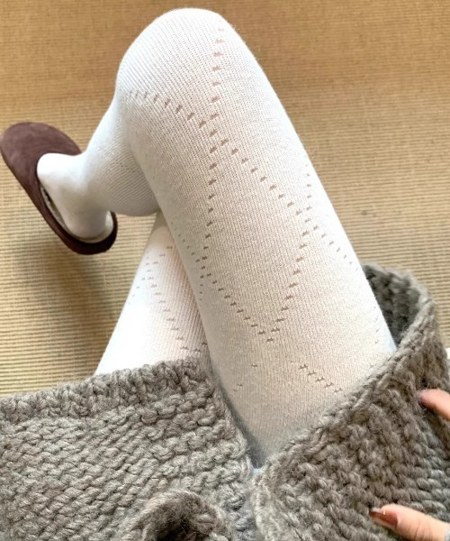 Vipoa（ヴィポア）の「Argyle check knit tights（タイツ/ストッキング・レディース・アイボリー/チャコールグレー/グレー/ブラック/ブラウン/レッド・FREE）」の2枚目の写真