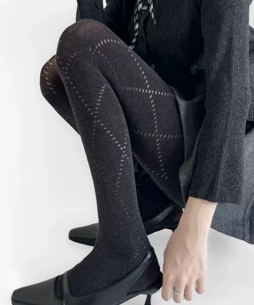 Vipoa（ヴィポア）の「Argyle check knit tights（タイツ/ストッキング・レディース・アイボリー/チャコールグレー/グレー/ブラック/ブラウン/レッド・FREE）」の3枚目の写真