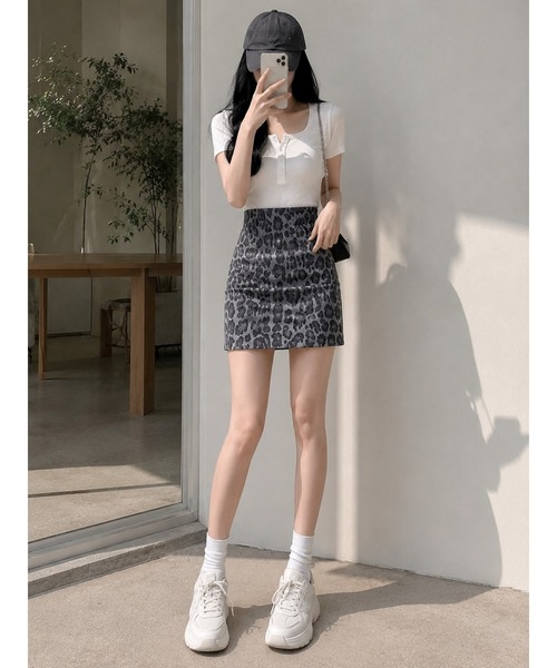 Bling Leads(ブリングリーズ)の「【Bls】 【Bling Leads】ヒョウ柄ミニタイトスカート(スカート・レディース・グレー/ベージュ・LARGE/MEDIUM)」の1枚目の写真