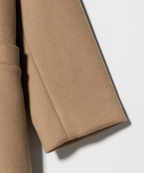 UNITED ARROWS（ユナイテッドアローズ）の「ビッグ テーラード コート（チェスターコート・レディース・オフホワイト/ベージュ/ネイビー・38/34/36）」の20枚目の写真