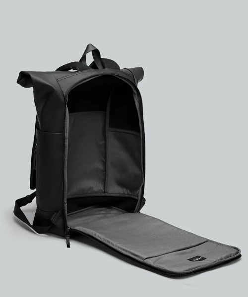 GASTON LUGA（ガストンルーガ）の「GASTON LUGA/ガストンルーガ/Splash Rolltop 16"（バックパック/リュック・メンズ・グレー/ブラック・F）」の6枚目の写真