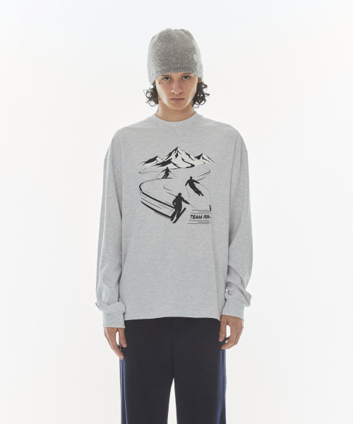 Rest&Recreation(レストアンドレクリエーション)の「22TEAM GRAPHIC LONG SLEEVE T-SHIRT - GREY(Tシャツ/カットソー・レディース・その他・LARGE/SMALL)」の2枚目の写真