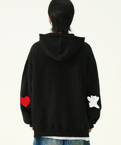 GRAVER（グレーバー）の「[ユニセックス]エルボウ I LOVE ベア フードパーカー_ブラック（パーカー・レディース・ブラック・SMALL/MEDIUM/LARGE）」の3枚目の写真