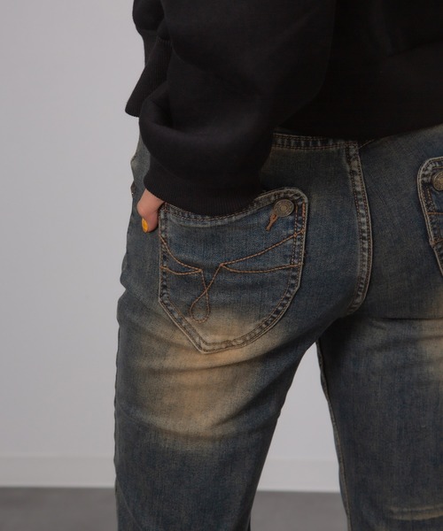 MEMECLE（メメクル）の「【MEMECLE/メメクル】ワンウォッシュ　スタッズ　ヴィンテージライクベルボトム（デニムパンツ・レディース・インディゴブルー・MEDIUM/LARGE）」の11枚目の写真