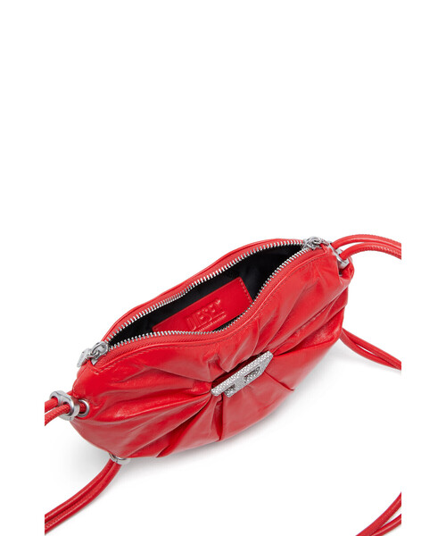 DIESEL（ディーゼル）の「ウィメンズ ショルダーバッグ SCRUNCH-D HEART（ショルダーバッグ・レディース・ブラック/レッド・UNI）」の13枚目の写真