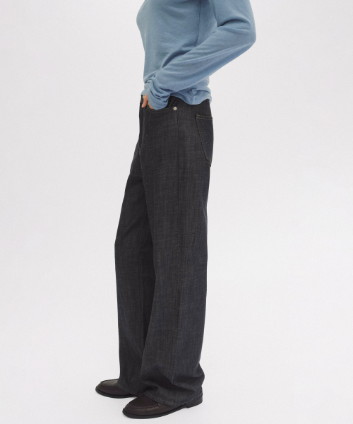 ANDNEEDS(アンドニーズ)の「Potter straight denim (indigo)(デニムパンツ・レディース・その他・MEDIUM/SMALL)」の2枚目の写真