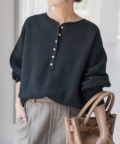 WEB限定カラー有り / 追加3》メタルボタンヘンリーネックニット