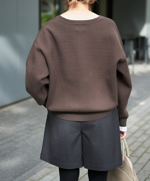 Spick & Span(スピックアンドスパン)の「《WEB限定カラー有り / 追加3》メタルボタンヘンリーネックニット(ニット/セーター・レディース・ブラウン/キャメル/グレー/ブラック・FREE)」の22枚目の写真