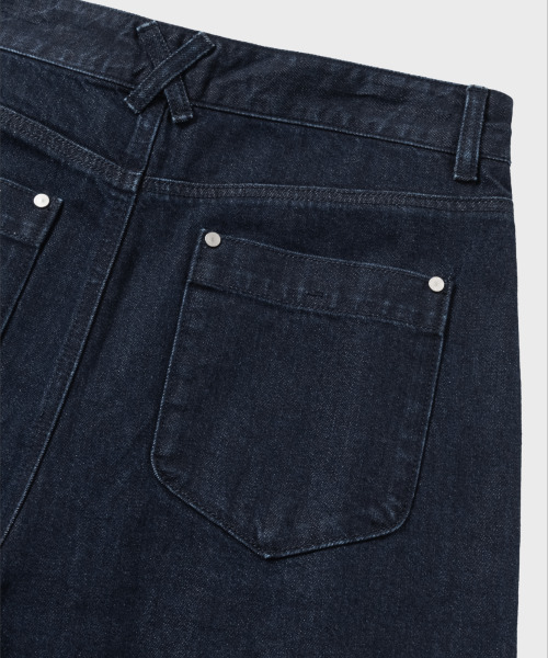 NONBLANK(ノンブランク)の「ツーピンタックワイドフィットデニムパンツ_INDIGO(デニムパンツ・メンズ・ダークネイビー・MEDIUM/LARGE/X-LARGE)」の8枚目の写真