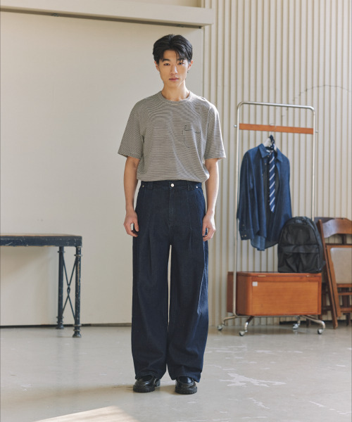 NONBLANK(ノンブランク)の「ツーピンタックワイドフィットデニムパンツ_INDIGO(デニムパンツ・メンズ・ダークネイビー・MEDIUM/LARGE/X-LARGE)」の15枚目の写真