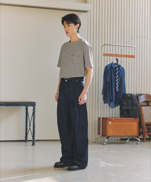 NONBLANK(ノンブランク)の「ツーピンタックワイドフィットデニムパンツ_INDIGO(デニムパンツ・メンズ・ダークネイビー・MEDIUM/LARGE/X-LARGE)」の16枚目の写真